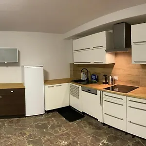 Kaskada Lomianska 33 Kwatera prywatna